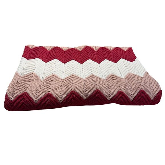 Hand Knit Throw Afghan Blanket Chevron‎ Pattern Red Ivory Pink  48" x 66" Cozy - Picture 4 of 7